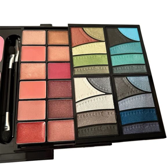 Malibu Glitz Ultimate Makeup Kit 71 Color Palette Eyeshadow Blush Lip - Picture 3 of 7